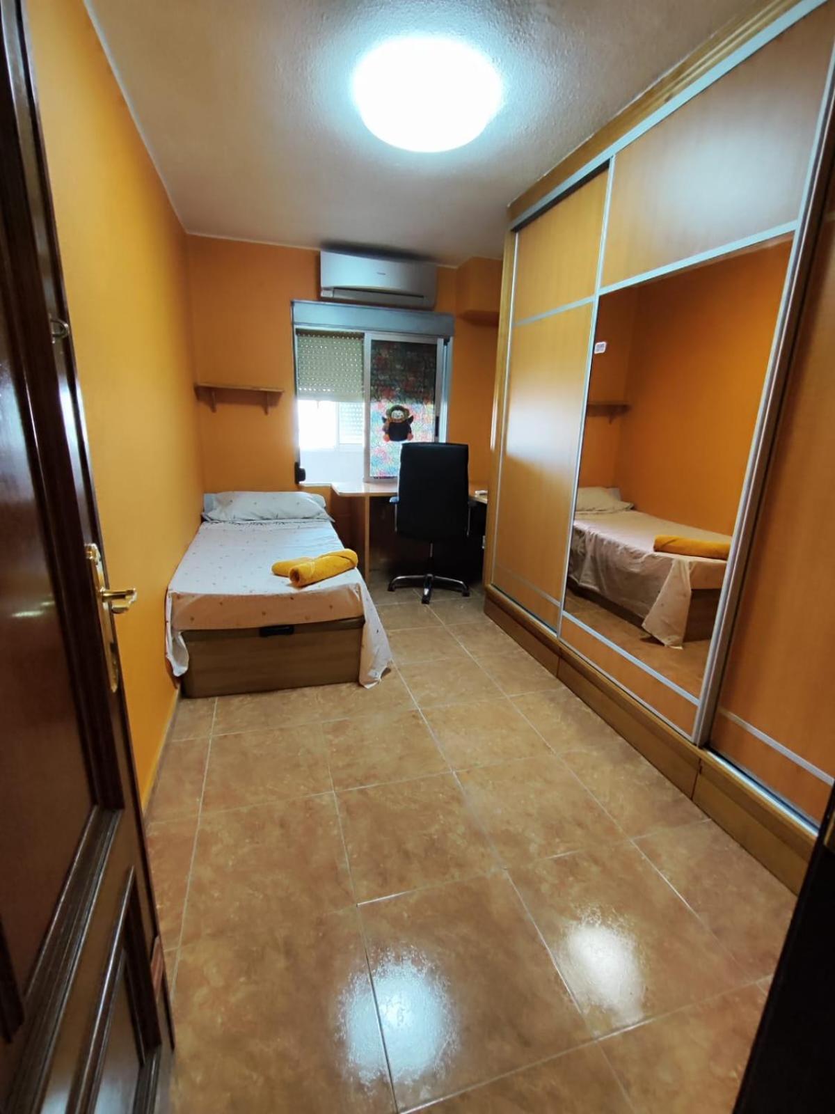 Valencia Avenida Del Puerto Private Rooms Esterno foto