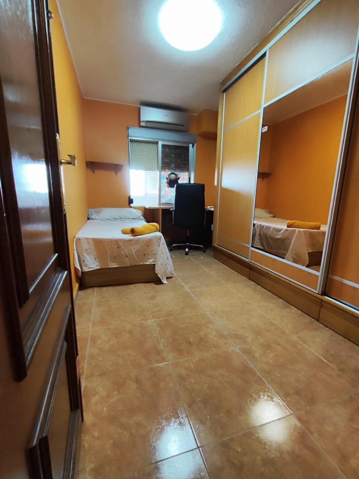 Valencia Avenida Del Puerto Private Rooms Esterno foto